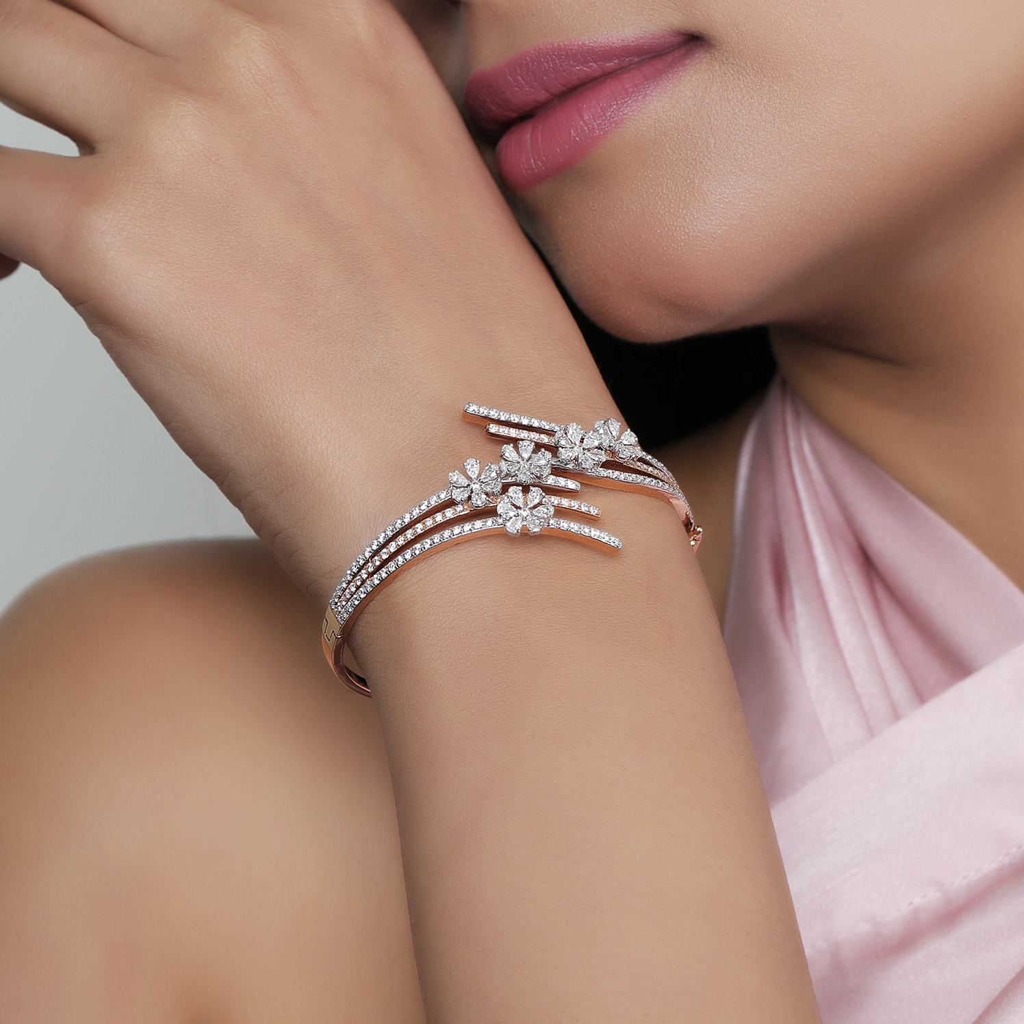 Buy quality 14ct gorgeous rose gold diamond bracelet in Pune